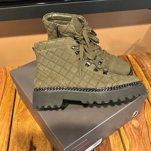 Brand New never worn with box size 10 Vince Camuto